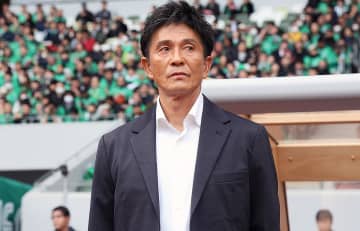 5万2千人超えの埼スタで完敗…東京Vの城福監督は「怖がらずにやれたのかと言えば、そうは言い切れない前半があった」空気に飲まれた前半悔やむ