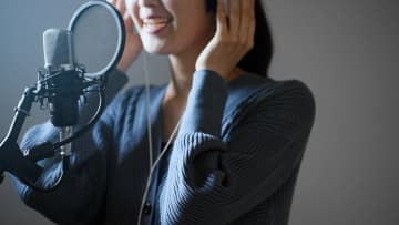 宇多田ヒカル、新曲に『（いつ）夫婦別姓OKされるんだろう』の歌詞にファン困惑…ネットでも様々な意見「新曲何か怖いな」「本人が政治的な歌を唄うとは思えない」「海外暮らしで夫婦別姓どうのとか言っても」