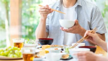 食後「30分以内」がポイント…血糖値の上昇を抑える“たった3分”の簡単な方法とは？【糖尿病専門医が伝授】