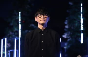 サカナクション・山口一郎、“小学校の卒アルショット”を公開。「今日から地元札幌でのライブです」
