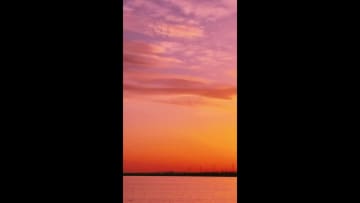黄河に映る茜色の空　中国内モンゴル自治区