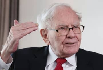 バフェット氏、今年末にバークシャーのＣＥＯ退任へ　後任にアベル氏