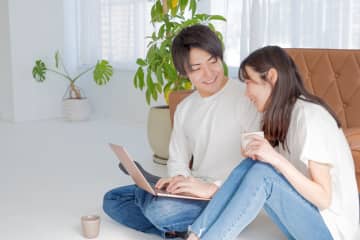 共働きの我が家、夫婦で「NISA」を始めようか話し合っています。夫婦の「NISA口座」は分けたほうがいいでしょうか？