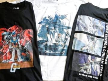 【ユニクロ】買うなら今でしょ！ガンダム好き集合！
