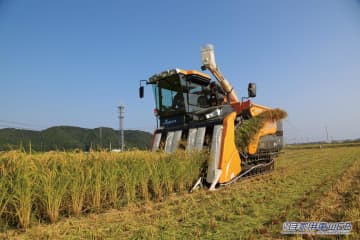 [はたらくくるま] 日本の農環境にマッチした“コンバイン”は、稲や麦の穂先のみを脱穀する繊細仕様〈ヰセキ コンバインシリーズ〉