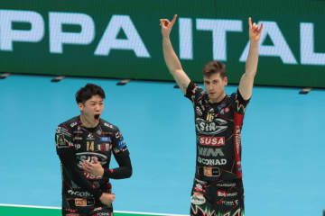 3位決定戦第2戦でフルセットの末勝利しペルージャがセリエAプレーオフ3位に！ 石川祐希はチーム最多の18得点を上げこの試合のMVPに輝く【セリエA男子】