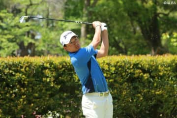 ＜中間速報＞岡田晃平が初優勝へ向けて首位でハーフターン　1差2位に宮里優作と浅地洋佑