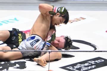 【RIZIN】ヒロヤ、“因縁”篠塚辰樹をボッコボコ、衝撃TKOにネット震撼「顔の骨やばそう」「篠塚が心配なんだが」