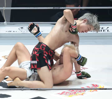 【ＲＩＺＩＮ】平本蓮の弟・丈がＭＭＡデビューの田丸に判定勝ち「どんどん強い選手と戦って頑張っていきたい」