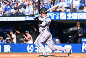 【巨人】岸田行倫が今季初のスタメンマスクで今季１号ソロ「いい風がふいてくれました」