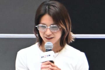 【RIZIN】美女ファイターがへそ出しでまさかの登場　ファン歓声「美人やなぁ」「がち可愛い」