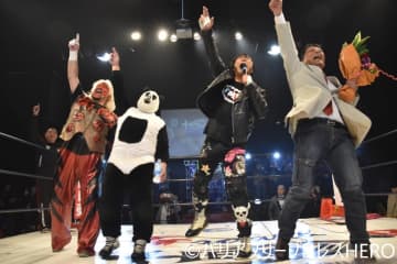 5･5鶴見での『ワイルド・セブン＆保坂秀樹追悼試合』に大仁田厚が参戦し、『HERO』“最初で最後の電流爆破”敢行！