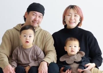 「障害のある子の母は仕事をやめる」なんておかしい！「当たり前の願い」をかなえるために立ち上がる母【ダウン症・体験談】