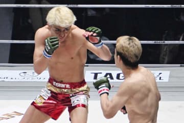 【RIZIN】大流血で敗れた鈴木千裕、前戦から35日の緊急参戦にファン「本当に休んで」「ありがとう」