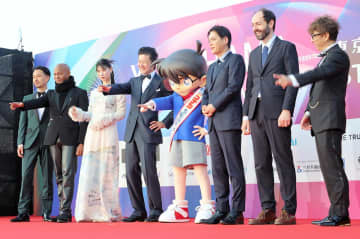 横浜国際映画祭が開幕　浅野忠信さんと丸山隆平さん、田中麗奈さんらが登場