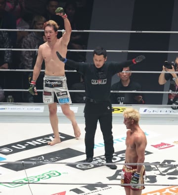 【ＲＩＺＩＮ】朝倉未来ＴＫＯ勝ちも…平本蓮は辛口「鈴木千裕が何がしたかったのか謎。朝倉未来も全然強くなかった」