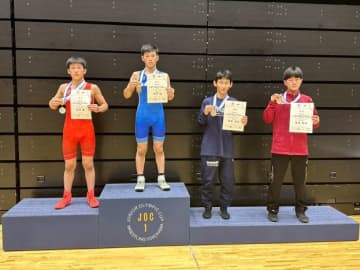 ＜レスリング＞【写真集】2025年JOCジュニアオリンピックカップ／U17男子フリースタイル・表彰式