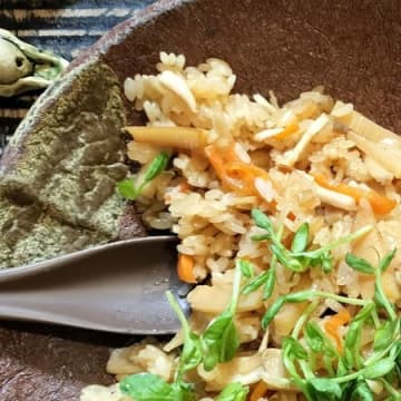 簡単！お米も水も量りません！フライパンおこわ！モチっと食感のアルファ化米！