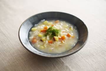 体の中からすっきり整う！ミネラルや食物繊維が豊富「玄米ご飯の雑炊風」