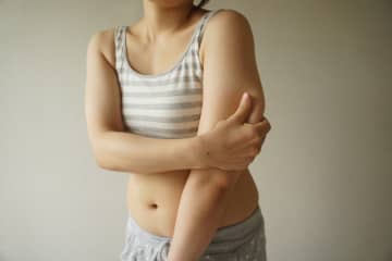 痩せる体作りは「手ばかり」のタンパク質で！基礎代謝を上げる筋肉作りと低糖質ダイエットの仕組み