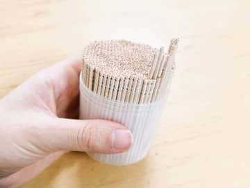 知らなかったー！！「爪楊枝」を使った裏ワザ3選。暮らしの"ちょっと困った"を解決してくれますよ♡