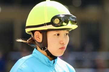【新潟7R】小林美駒騎乗 スピードパンサーが抜け出す