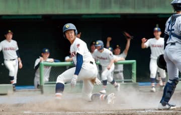 ＜高校野球＞埼玉県大会、浦和学院が優勝　3年ぶり18度目　3本塁打を含む11安打で叡明に7―2　下手投げ石川、5回無失点で好投　両校は関東大会へ