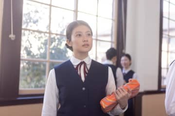 明日の『あんぱん』“のぶ”今田美桜、体育大会に志願も“黒井”瀧内公美が一蹴