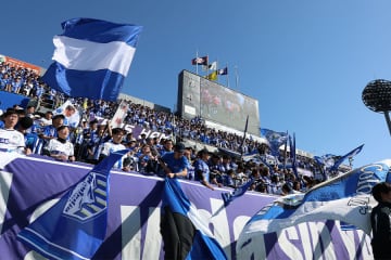 有名デザイナー手がけた“J新ユニ”　研究家が注目…縦縞が「スポンサー配置を考慮」