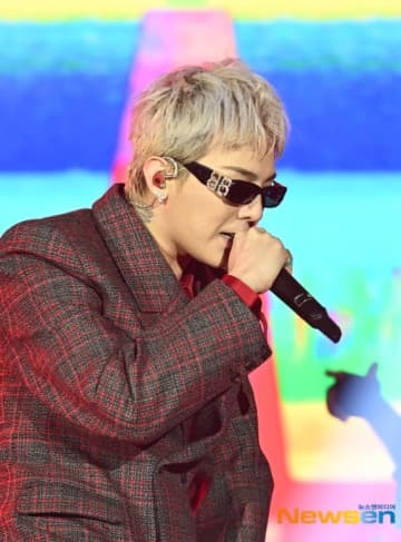 【PHOTO】G-DRAGONからIVE、KiiiKiiiまで「LIV GOLF KOREA」で祝賀ステージを披露