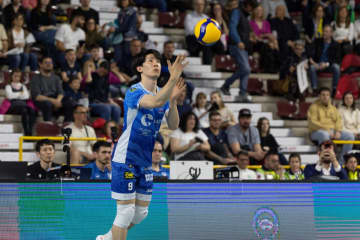 垂水優芽が大阪ブルテオンに合流！　イタリア語を交え笑顔で挨拶する姿も