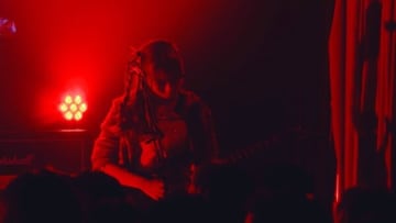 "スラングロックバンド" NEK!、デビュー曲「Get Over」のライブ映像を初公開。ファン待望の「NEK! ONLINE SHOP」開設