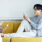 スマホアプリで自学自習する認知行動療法がうつ状態を改善　京都大学が確認