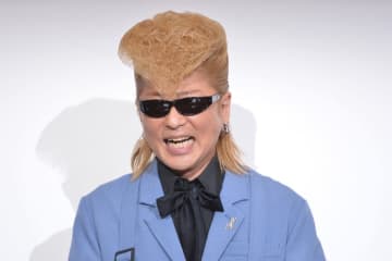 綾小路翔　金爆に間違われるも神対応　ジェネリックゴールデンボンバーとしてサイン応じる「ごめんよ」