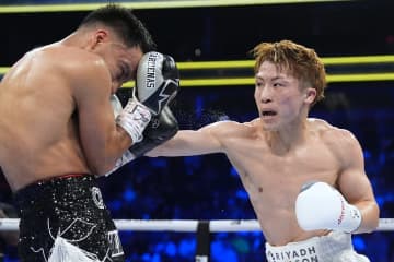 井上尚弥の試合後に起きた“ノーサイド精神”に称賛集まる。スポーツマンシップ溢れる一枚に反響続々「素敵だな」「いい笑顔だ」