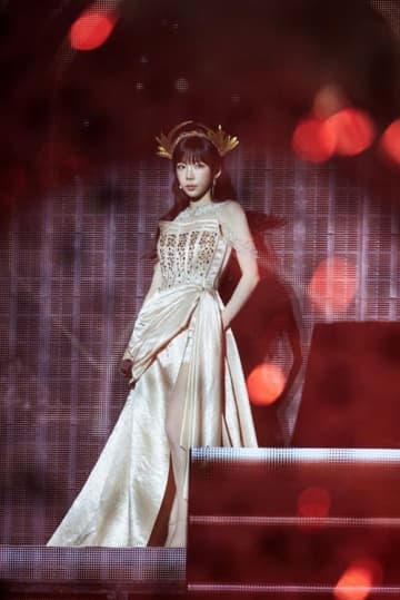 日本公演は突如中止となったが…少女時代・テヨン、シンガポール公演を成功裏に終了