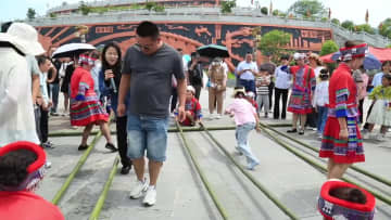 メーデー連休に高まる観光熱、多彩な民俗催事開催　中国・遵義市