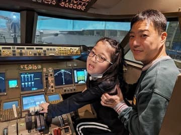 「生後すぐに気管切開の決断を迫られ…」娘は医療的ケア児に。つらい日々もあったけど、娘の明るさに救われた【体験談】