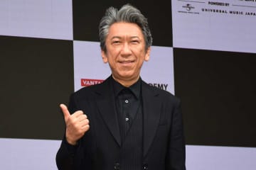 布袋寅泰の斬新な歩数計に「めちゃくちゃ欲しい」の声　素朴な疑問も「足上げは歩数に入らないのかなぁ？」