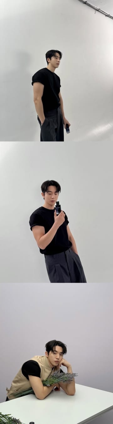 俳優ナム・ジュヒョク、“犬顔”とのギャップがすごい！鍛え上げられた二の腕に視線釘付け「完璧」【PHOTO】