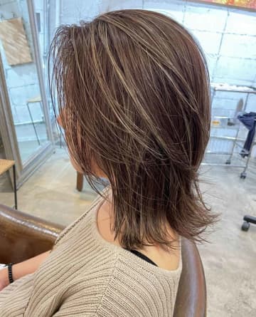 白髪染め面倒くさい → 伸びてもごまかせる【白髪ぼかしハイライト】って？