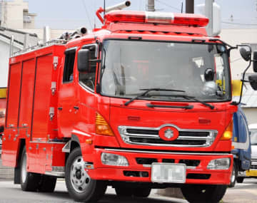相模原　住宅兼作業場で火事、住民は逃げて無事　木造平屋が焼ける