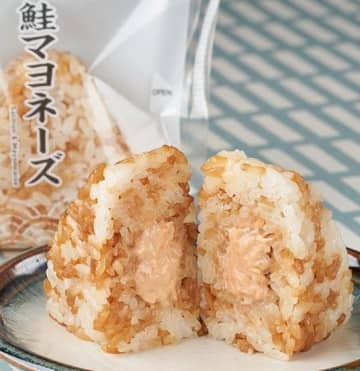 ファミリーマート、海苔なしおむすび拡大