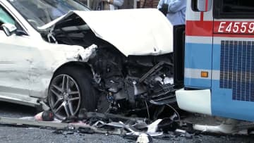 神奈川・横須賀市で車暴走し8人けが　酒気帯び運転で31歳の男逮捕