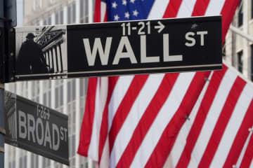NY株10日ぶり反落98ドル安　米関税政策巡り先行き懸念