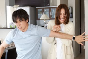 『夫よ、死んでくれないか』“璃子”相武紗季、監禁→手錠→修羅場からの急展開に騒然「まさか」「タイミングえぐい」（ネタバレあり）