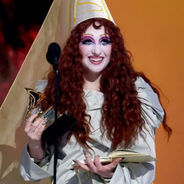 チャペル・ローン、自分の音楽を聴くのは勘弁