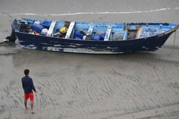 小型ボートが転覆して７人死傷、９人不明　米サンディエゴ沖
