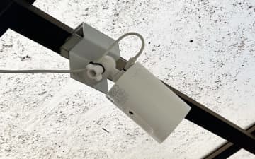 カーグッズ・ミニレビュー 電源のない駐車場にソーラー給電のセキュリティカメラ、TP-Link「Tapo C410 KIT」を取り付けてみた