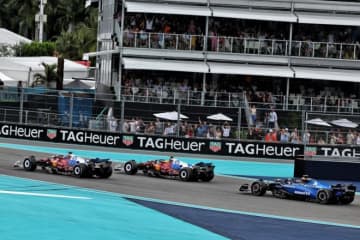 フェラーリの戦略判断に苛立ち、辛辣な発言をしたハミルトン「僕はファイター。それを謝るつもりはない」